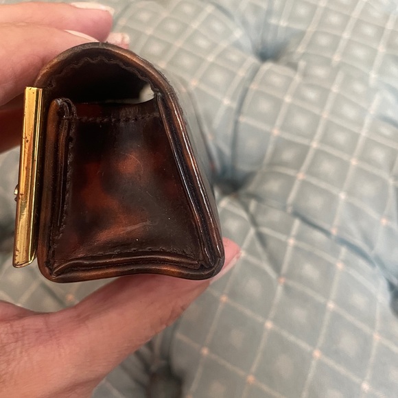 Tory Burch Brown Tortoiseshell Eyeglass Case with Gold Trim - Picture 5 of 9